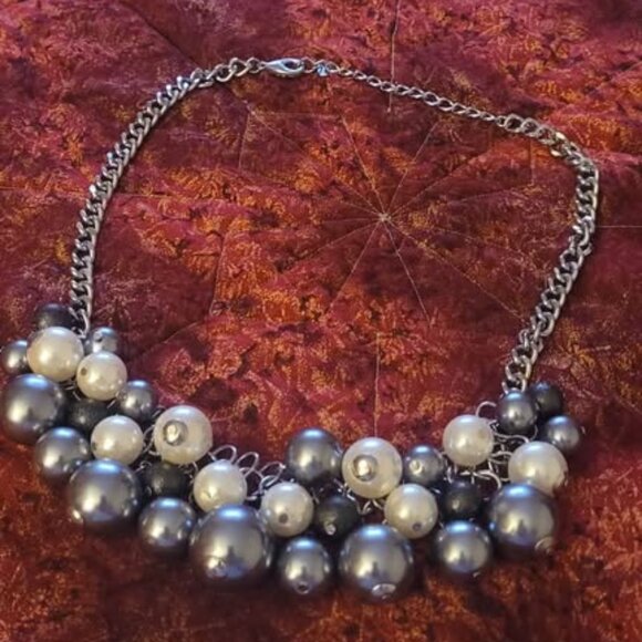 Beaded necklace - Picture 2 of 3